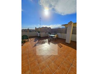 Location Appartement  Calle ceuta. Ático con solárium privado de 61 m en málaga