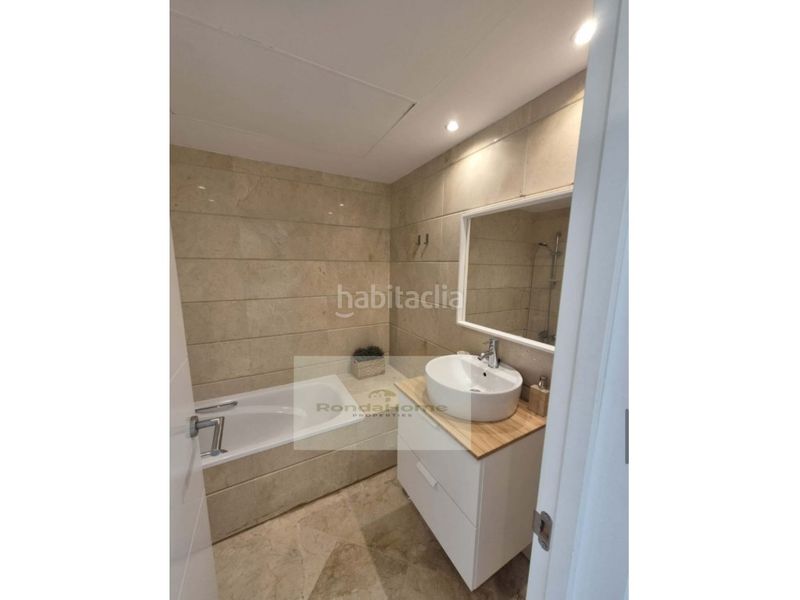 Foto bb00e9e5-c5ab-46b0-a184-a010bf0f4fc5. Pis amb aparcament a Las Brisas Marbella