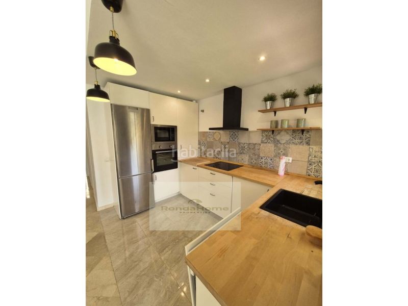Foto da0cca38-b447-48dd-99c0-3580302a18c7. Pis amb aparcament a Las Brisas Marbella