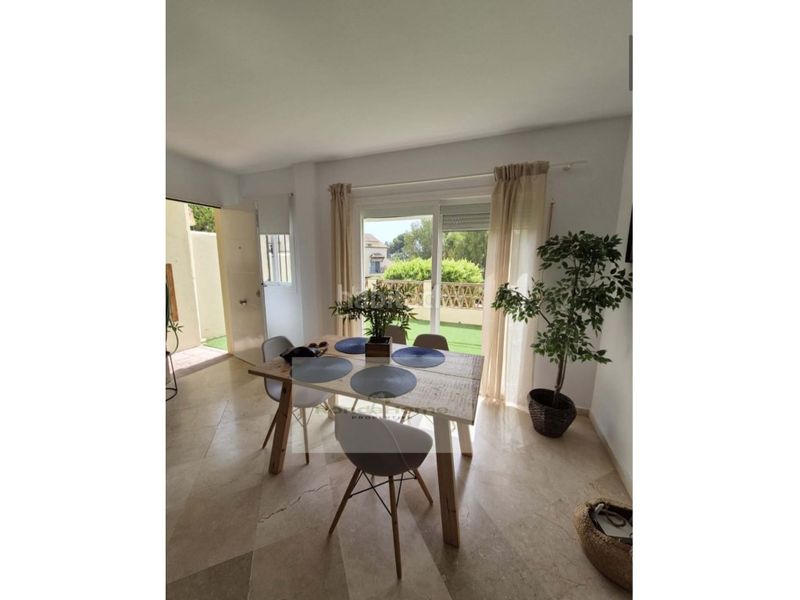 Foto e0754ce4-5dc1-455b-8d6b-5d65ac21187a. Pis amb aparcament a Las Brisas Marbella