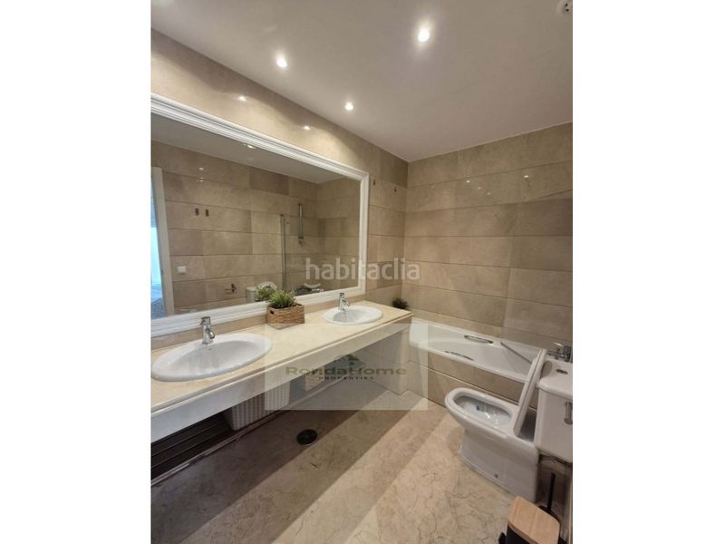 Foto e7a44c4c-307d-4141-b100-5a9d9cf1023d. Pis amb aparcament a Las Brisas Marbella