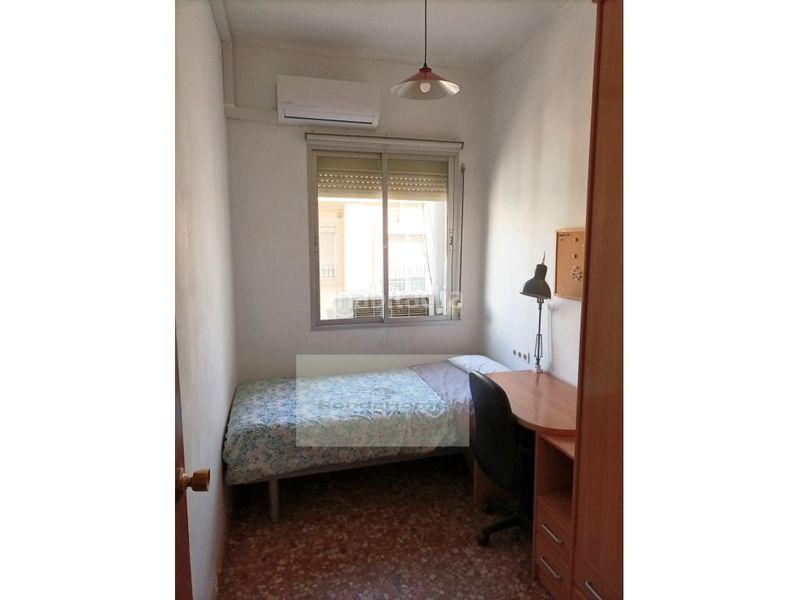 Foto 7f1309d0-20b0-4438-8e48-c374d07a3f2e. Rent flat in El Molinillo - Capuchinos Málaga