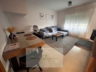 Xalet en La Planilla. Casa independiente con piscina, patio y calidades excepcionales.