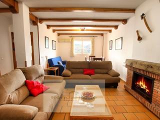 Masia a Cortes de la Frontera. Chalet adosado con amplios espacios, terraza, garaje y doble lic