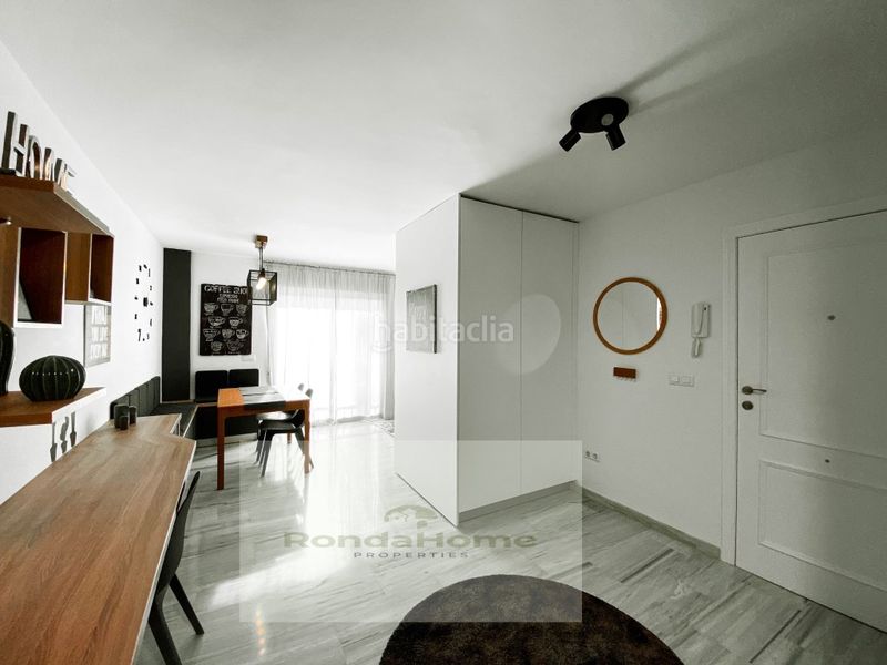 Foto aee2ad40-9b5f-4b55-a874-d54dc3ddb33e. Pis a Centro ciudad Fuengirola