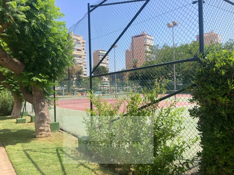 Foto 22ba6da4-9a8c-4963-a73e-cfd1b2632395. Location appartement avec parking dans Playamar - Benyamina Torremolinos