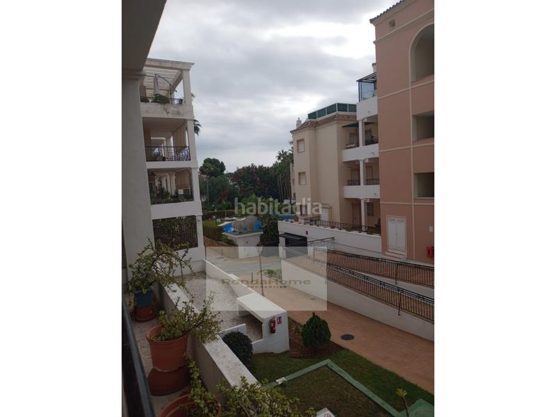 Foto 04a70c48-236c-4022-a0af-4b0853813fc9. Flat with parking pool in Los Naranjos Marbella