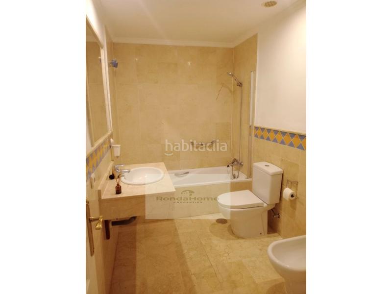 Foto b303663d-d47e-466e-9c1f-77cfd7bfe670. Flat with parking pool in Los Naranjos Marbella