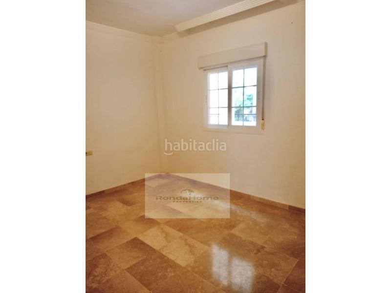 Foto d3580fa7-9b78-49c7-8c3c-67fce83c95cf. Flat with parking pool in Los Naranjos Marbella