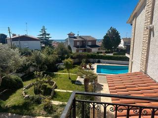 Chalet  Avinguda patagònia. Chalet independiente con amplia parcela en calafell