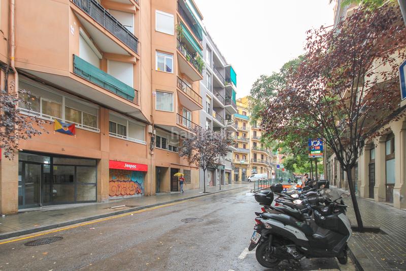 Foto 3f72ad79-4446-4c9d-a898-81859148a480. Piso  reformado de 71 m² en calle jaume fabra, junto a avenida paral·lel en Barcelona