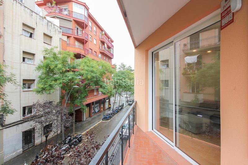 Foto 9ed7b34d-3895-4b46-a6f8-7eadd93b9938. Piso  reformado de 71 m² en calle jaume fabra, junto a avenida paral·lel en Barcelona