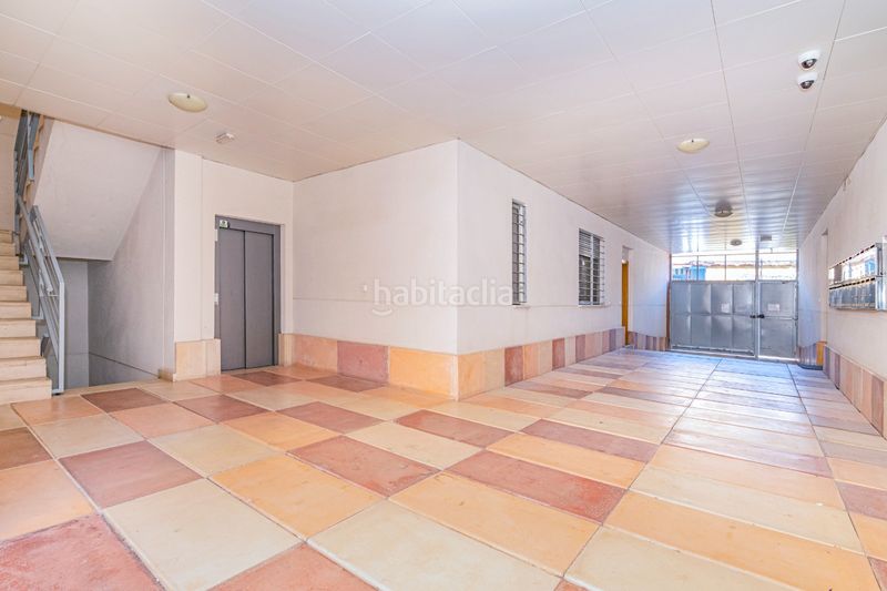 Foto 0c8b8693-f121-415c-a4e5-72baa937cd70. Piso en calle pintor murillo 16 venta de piso : 3 dormitorios,2 baños, patio, ascensor,garaje y trastero en Peligros