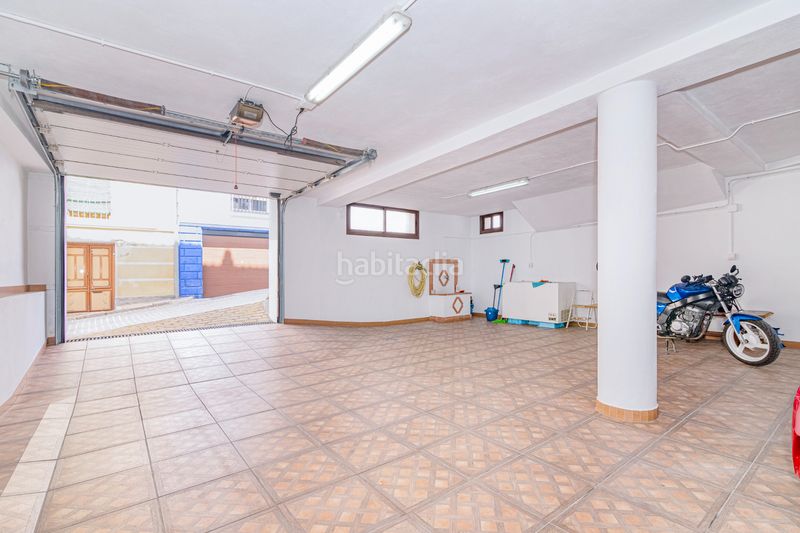 Foto 408aa796-f738-49c9-817f-74d8c5b8efb3. Edifici a calle almenillas 2 a Íllora
