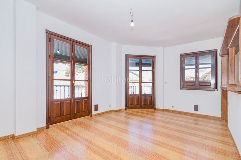 Foto 4fe61ba8-9ea0-48ec-ba3c-da1a0a5ca520. Edifici a calle almenillas 2 a Íllora