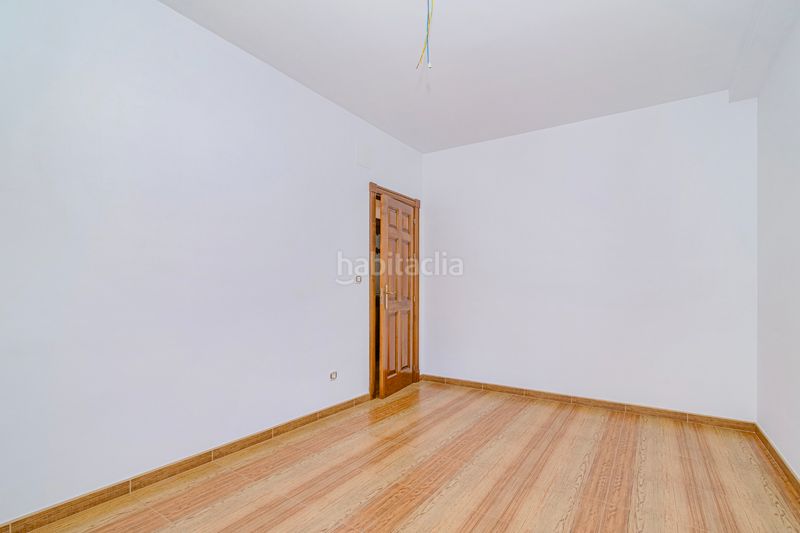 Foto a4152c7d-56b8-44b7-8306-e5f3fcbdb13c. Edifici a calle almenillas 2 a Íllora