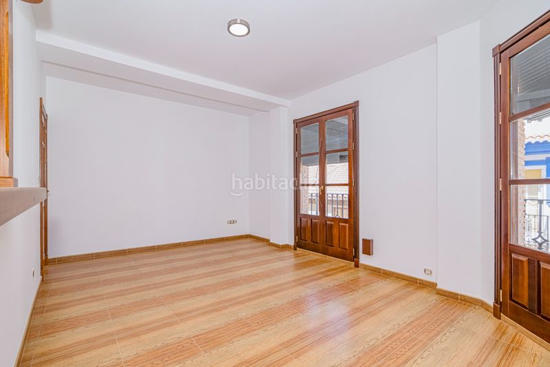 Foto a58ed31a-679b-4ebd-84ad-e13d009894c9. Edifici a calle almenillas 2 a Íllora