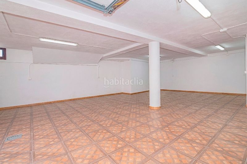 Foto dfd54ae8-f41c-4e60-88d5-d135a22283fe. Edifici a calle almenillas 2 a Íllora