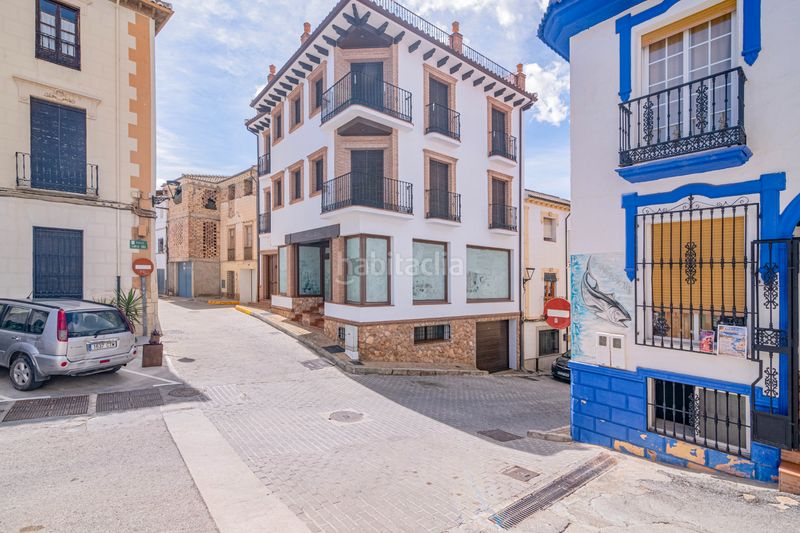 Foto f5032cbc-c1cb-4749-ae5b-9a892906bea9. Edifici a calle almenillas 2 a Íllora