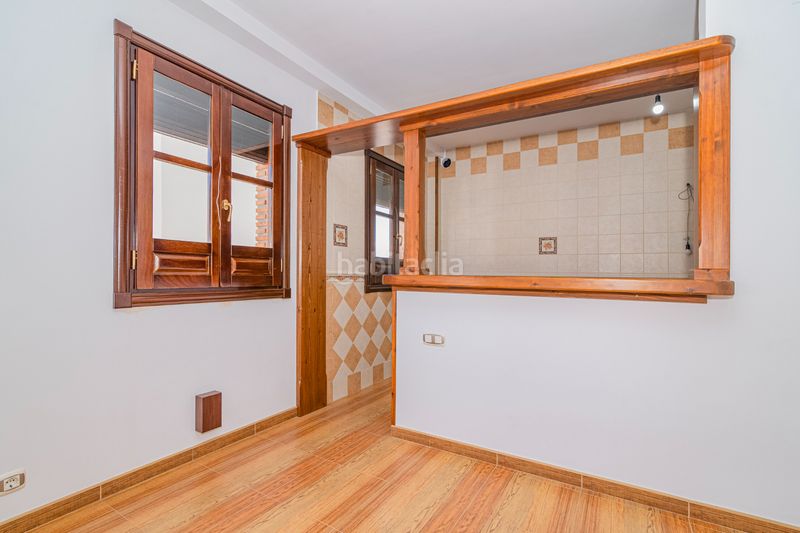 Foto f537b1c1-aa31-4319-85a2-db0c8ba2589f. Edifici a calle almenillas 2 a Íllora