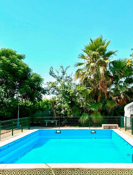 Foto a327d511-ec6e-4689-b9cc-0089dd1472ab. Casa en camino de Santa Fe 139 villa unica de 3000 m de parcela con casa de 360m, piscina propia, al lado del aeropuerto de granada en Santa Fe