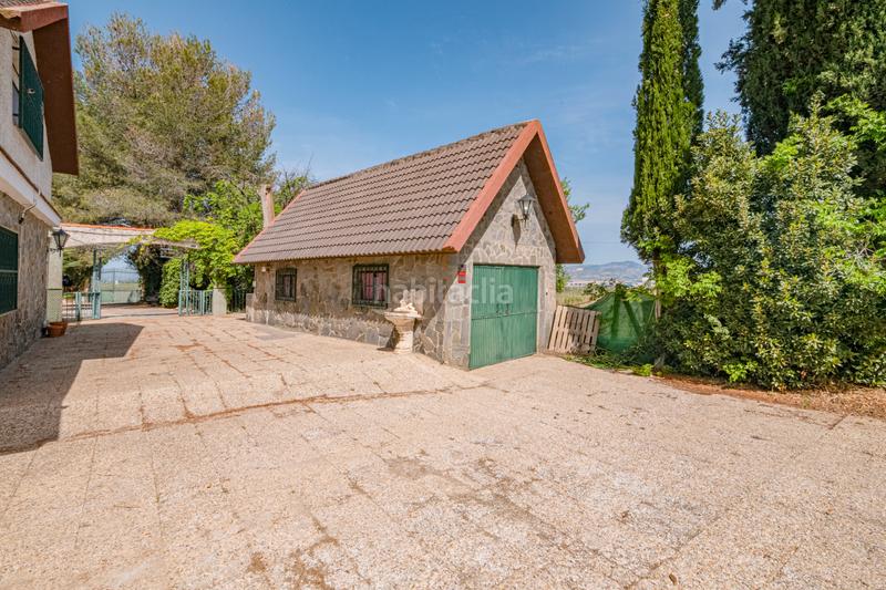 Foto b0f9e5be-2c68-4263-9084-80d30c11ef61. Casa en camino de Santa Fe 139 villa unica de 3000 m de parcela con casa de 360m, piscina propia, al lado del aeropuerto de granada en Santa Fe