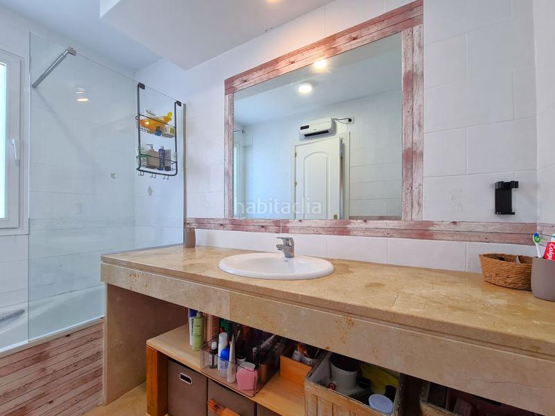 Foto 2117cb34-6683-4ac3-8f90-7b846e9db77f. Casa pareada soleada casa adosada de 3 dormitorios en esquina con jardín privado! en Manilva