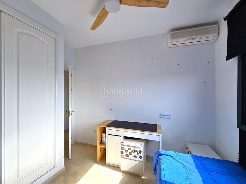 Foto 4442bf3a-a2c0-497c-b0c9-471472a3b354. Casa pareada soleada casa adosada de 3 dormitorios en esquina con jardín privado! en Manilva