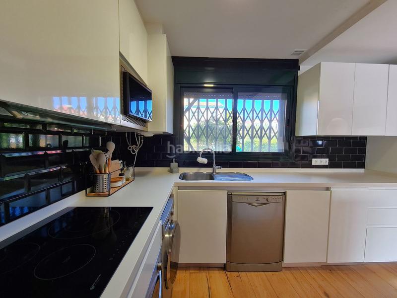 Foto 4f1d64b9-e2b7-40d6-8c1c-b3d17cba7131. Casa pareada soleada casa adosada de 3 dormitorios en esquina con jardín privado! en Manilva