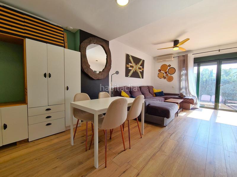 Foto 7b7d8566-ff63-4164-b2f7-e15e0821441a. Casa pareada soleada casa adosada de 3 dormitorios en esquina con jardín privado! en Manilva