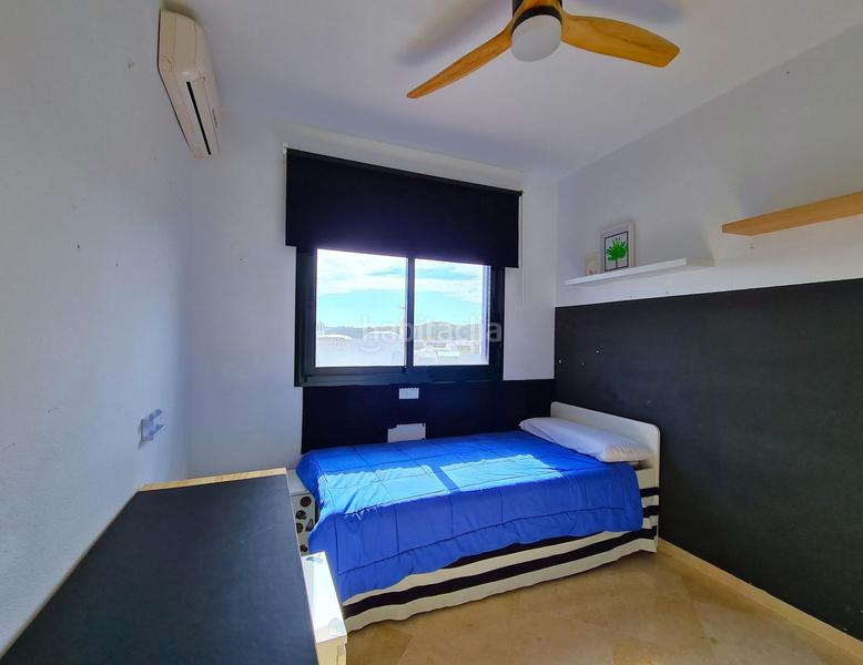 Foto 8e2efbce-c438-47b8-a534-eb683fd3bf26. Casa pareada soleada casa adosada de 3 dormitorios en esquina con jardín privado! en Manilva