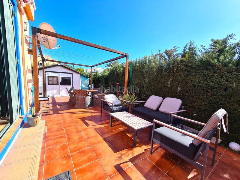 Foto bb495114-dc8a-4746-b850-a1e08b8ec456. Casa pareada soleada casa adosada de 3 dormitorios en esquina con jardín privado! en Manilva