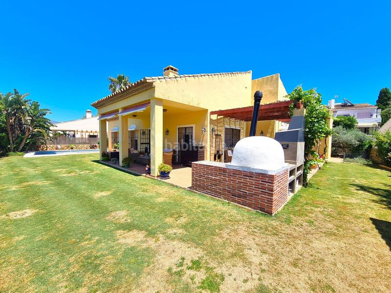 Foto 0d1bb200-c5e6-4292-85f5-7eb11b0376da. Casa villa de 3 dormitorios en primera linea de golf con jardin y piscina privada en Manilva