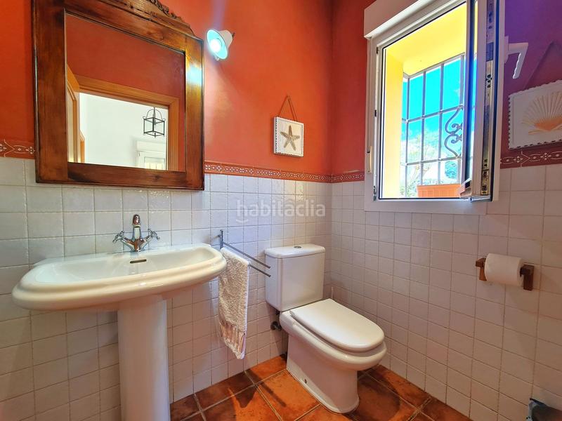 Foto 6fbd2d30-f71b-43ea-b06a-0df334ea4022. Casa villa de 3 dormitorios en primera linea de golf con jardin y piscina privada en Manilva