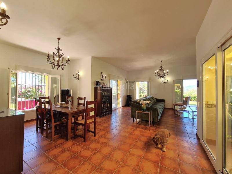 Foto 8a88cf07-cb36-4d68-ae49-62523cad8bf7. Casa villa de 3 dormitorios en primera linea de golf con jardin y piscina privada en Manilva
