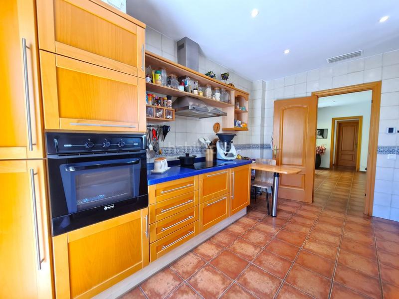 Foto 92e52d49-10ff-4579-b208-6f9112c17710. Casa villa de 3 dormitorios en primera linea de golf con jardin y piscina privada en Manilva