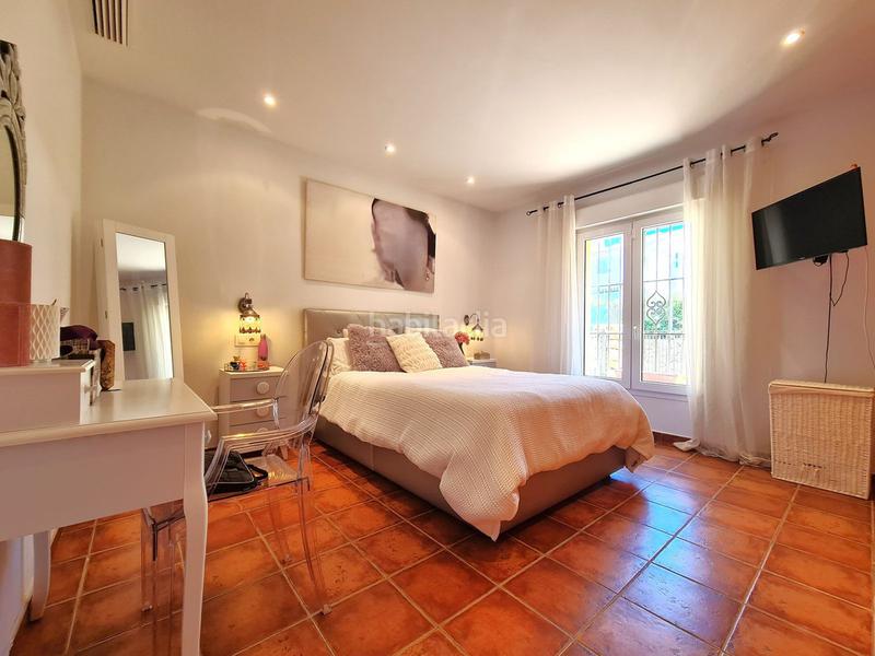 Foto 93109000-01b1-42a7-ae7f-4a74831ac02a. Casa villa de 3 dormitorios en primera linea de golf con jardin y piscina privada en Manilva