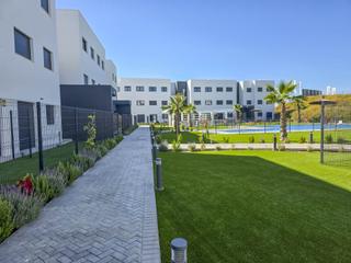 Planta baja en Centro. Moderno apartamento a estrenar en planta baja elevada en estepon
