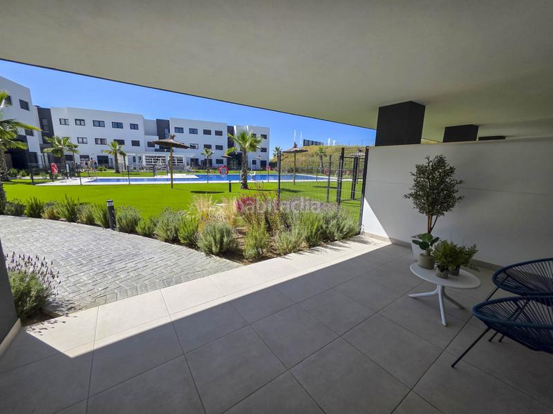 Foto 703f393f-5e86-4837-a7f2-279ae1d3e560. Planta baixa amb aparcament piscina a Centro Estepona
