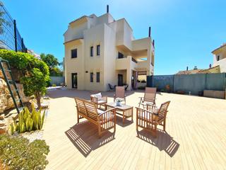 Appartement à Sotoserena. Magnifico apartamento en esquina de 3 dormitorios con gran jardí