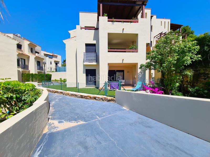 Foto b1e4197b-a295-46c1-92d1-848e40b1f6a8. Apartamento magnifico apartamento en esquina de 3 dormitorios con gran jardín en Estepona
