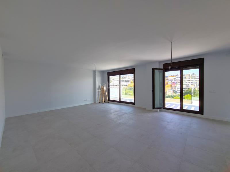 Foto 7c46c748-651c-40aa-bacb-8a37675e9273. Ático magnifico atico de 3 dormitorio con gran solarium en Estepona