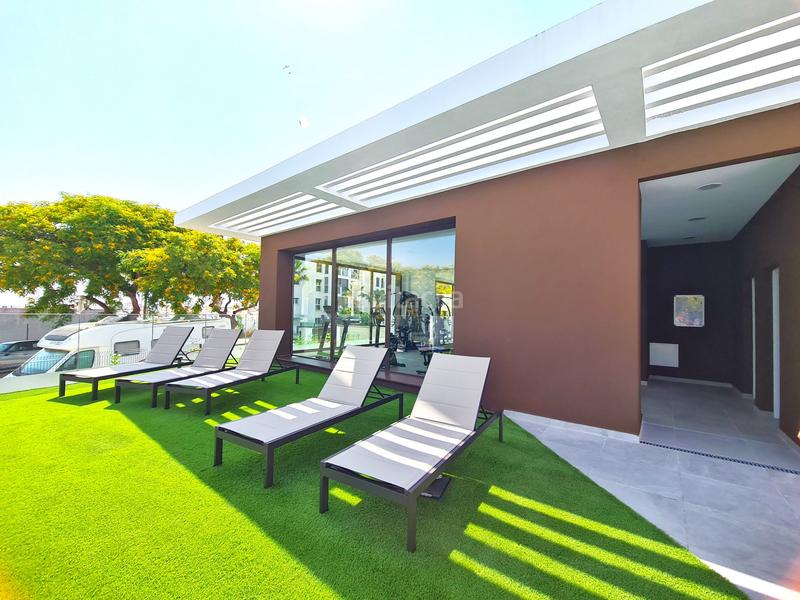Foto 9c976621-7cec-48df-bd8a-2a929102d267. Ático magnifico atico de 3 dormitorio con gran solarium en Estepona
