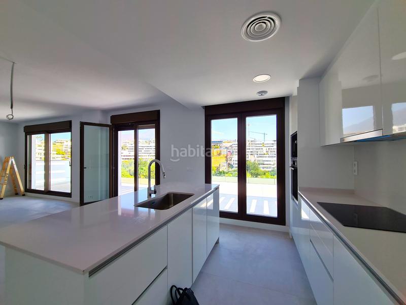 Foto b52af10f-68d2-4497-9421-d16c9ef02269. Ático magnifico atico de 3 dormitorio con gran solarium en Estepona