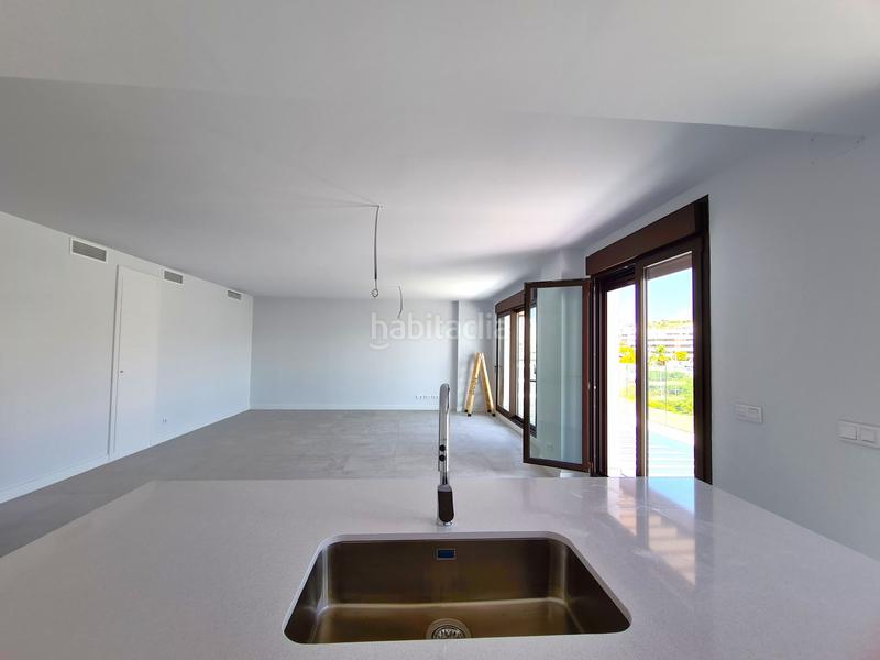 Foto b6796d03-27e2-4a8a-a67e-97315a1dfe2c. Ático magnifico atico de 3 dormitorio con gran solarium en Estepona