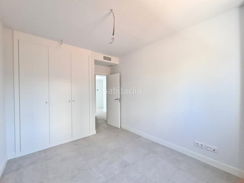 Foto b76d62ef-1d6a-40c0-9138-0bb7b6d9f41b. Ático magnifico atico de 3 dormitorio con gran solarium en Estepona