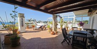 Ático en Guadalobón. Exclusiva vivienda con vistas al mar en primera línea de playa e
