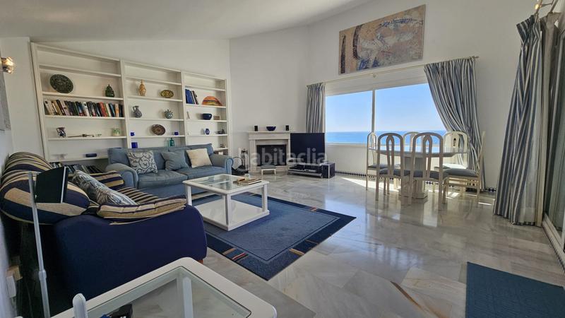Foto 6786789b-6e37-4e65-b454-c1a6bfd0838d. Ático exclusiva vivienda con vistas al mar en primera línea de playa terraza de ensueño y acceso directo al paseo marítimo en Estepona