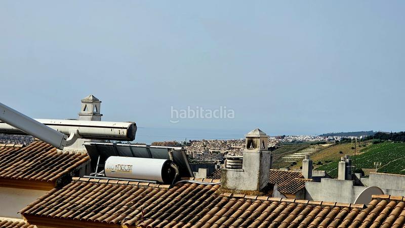 Foto df661bbe-b3fa-441f-b7eb-310d351f58bb. Dúplex  con encanto amueblado, soleado y con vistas al mar desde los dormitorios en Manilva
