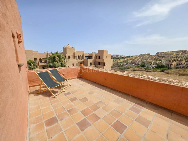Foto b4892d5e-b4e3-4eb8-9f33-f9d6933c0025. Apartamento elegante apartamento de 2 dormitorios con amplia terraza en la duquesa vistas abiertas, confort y entorno privilegiado en Manilva